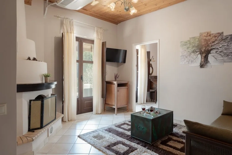 Standard Family room with mountain view