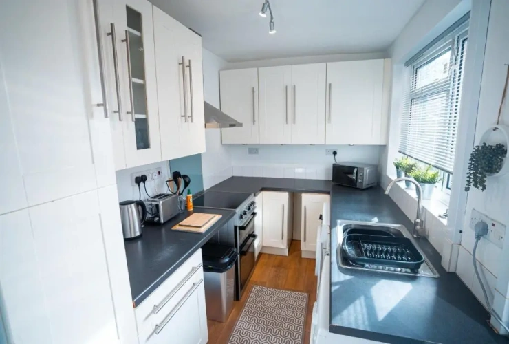 3 Bedrooms Apartment