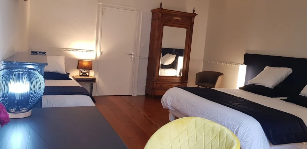 Standard Triple room