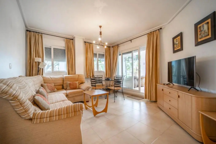 Confortable 2 Bedroom Groundfloor Apartment - PA703LT