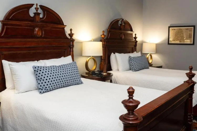 East Bay Inn, Historic Inns of Savannah Collection