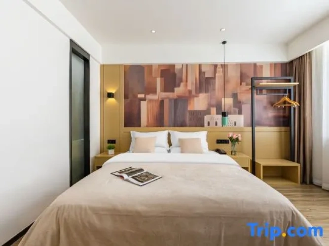 Standard Double room with city view