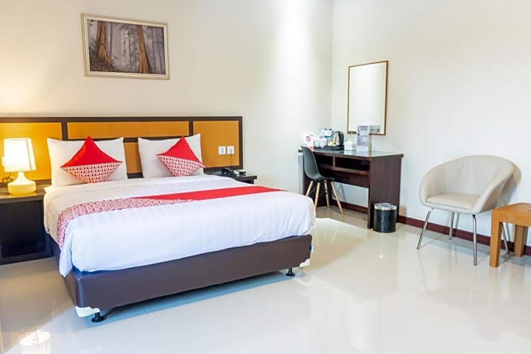 Deluxe Double room with city view