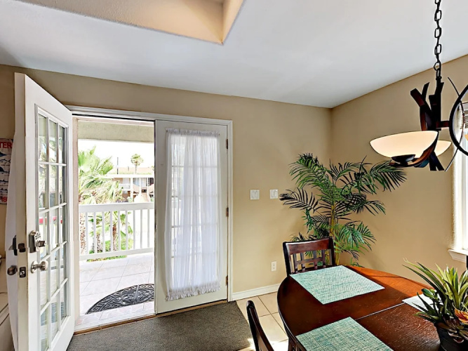 110 E Marlin Condo - 2 Br condo by RedAwning