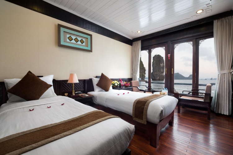 Suite with ocean view