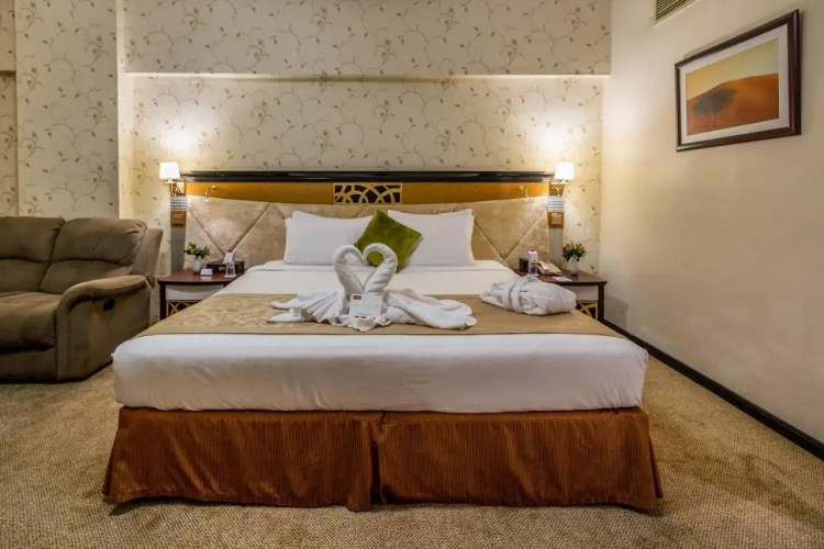 Click Park Hotel