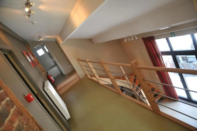 5 Bedrooms Cottage