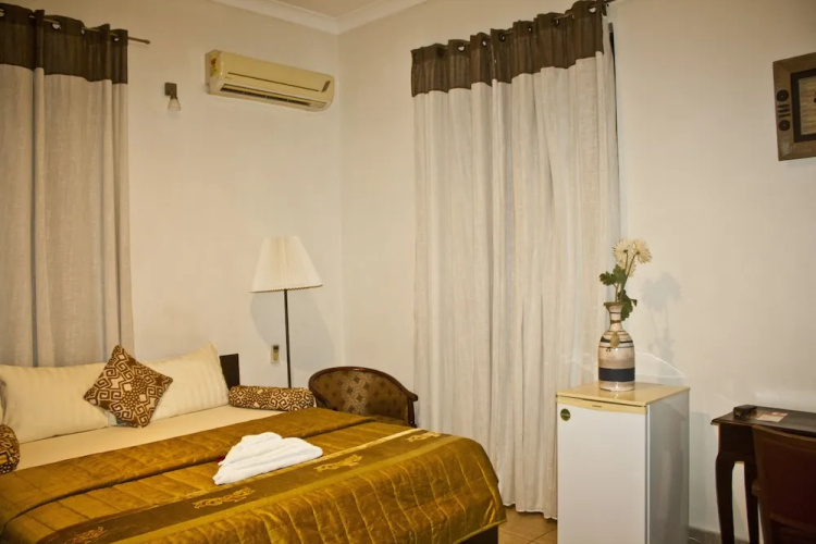 Palisades Guest House