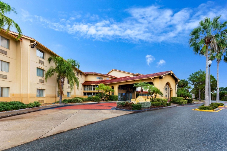 La Quinta Inn & Suites by Wyndham St. Pete-Clearwater Airpt photo 19