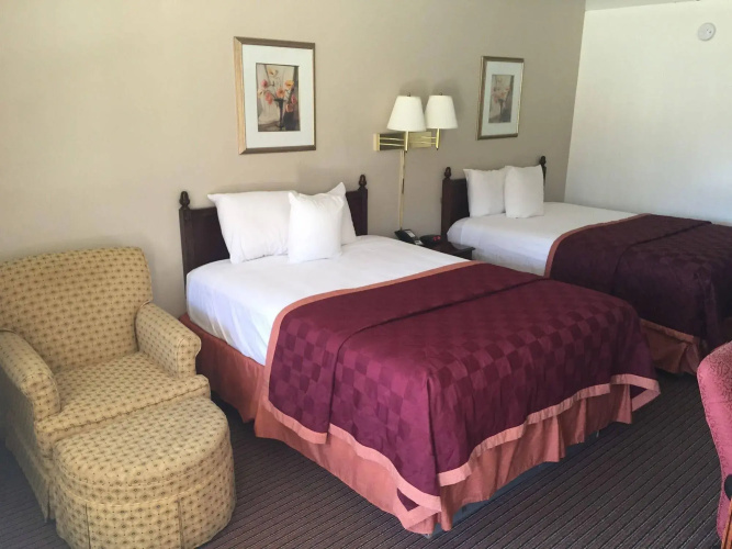 Elizabethan Inn