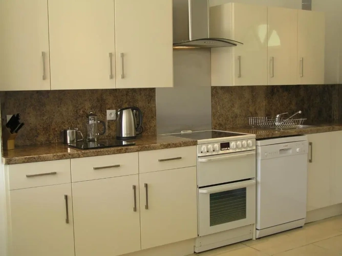 2 Bedrooms Cottage