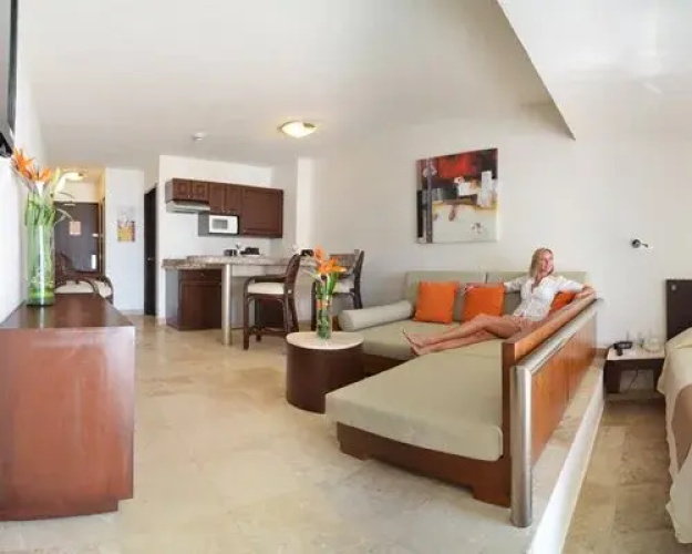 Sunset Royal Beach Resort-4 Nights, Cancún, Mexico