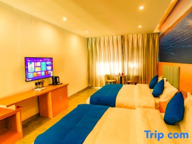 Standard room with courtyard view