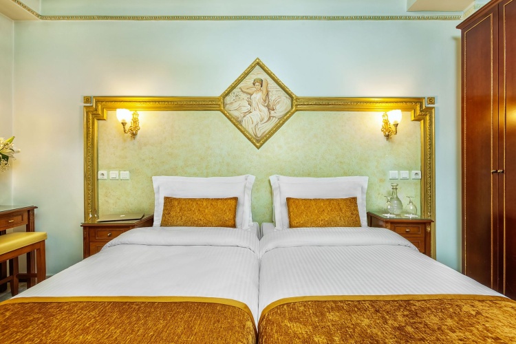 Standard Twin room Imperial Palace with backyard view