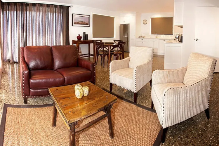 Pembroke Accommodation