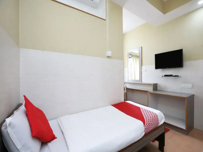 Varadashree Comforts By OYO Rooms