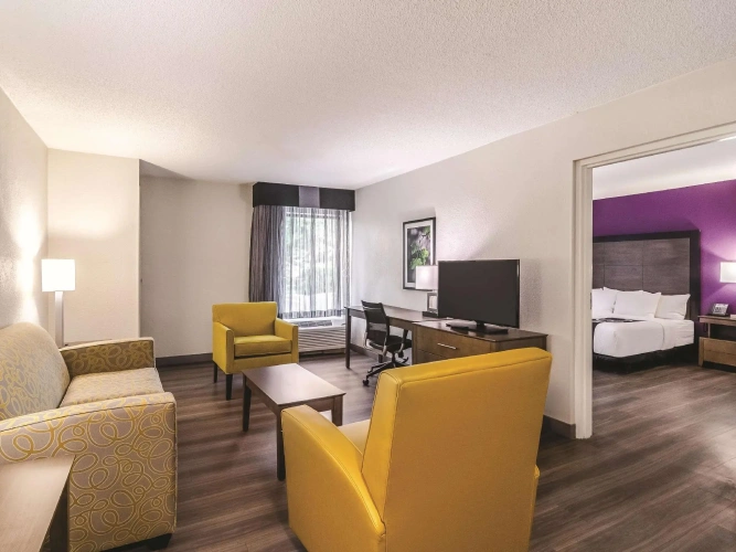 Deluxe Double Suite