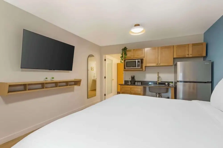 Standard Double room with pool view