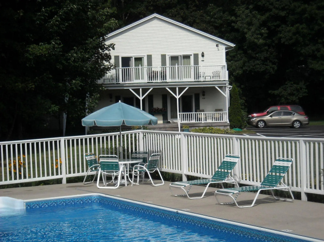 Cromwell Harbor Motel