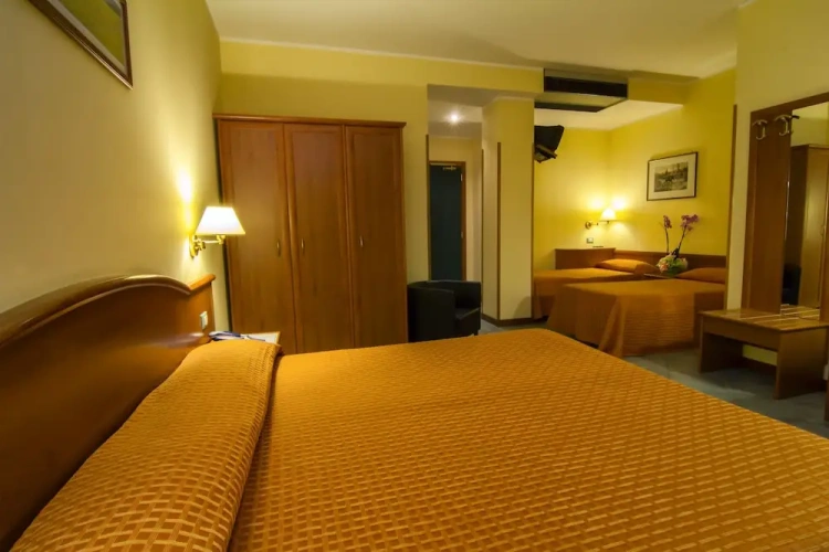 Standard Quadruple room with balcony