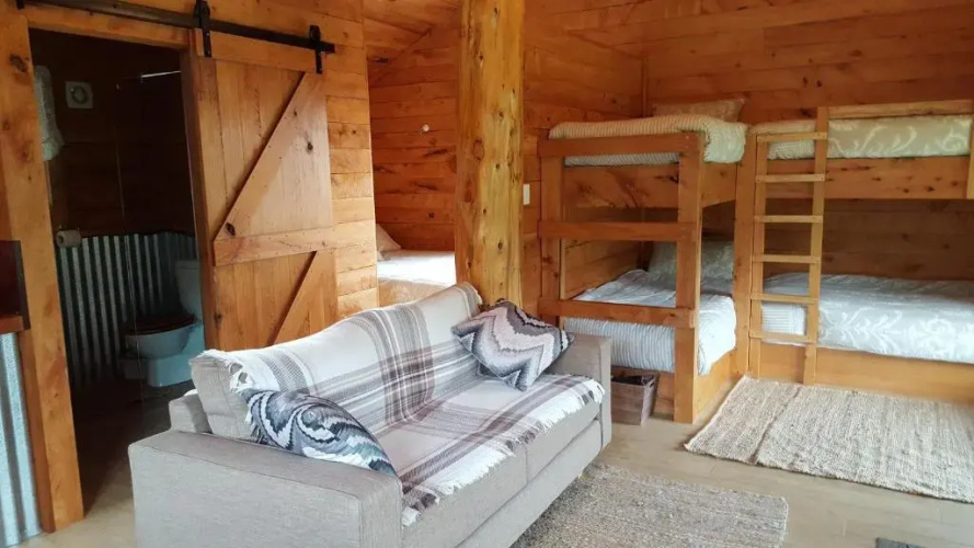 Rustic Hut Bush Retreat