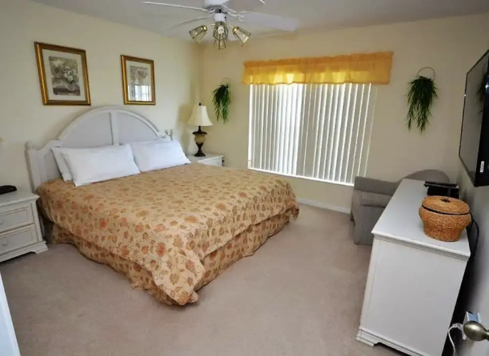 Casa con Piscina cerca a Disney