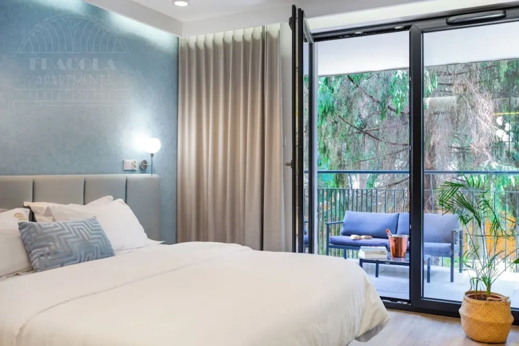 2 Bedrooms Premier Apartment with balcony