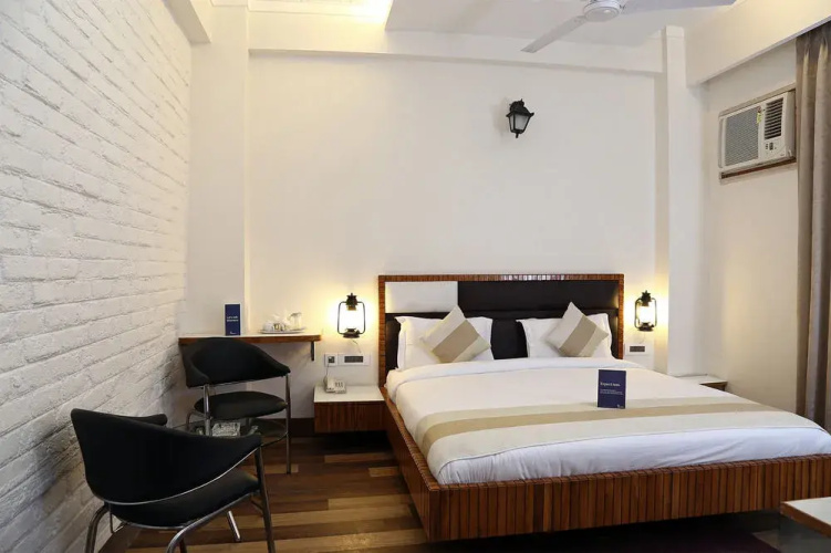 FabHotel Huda Sushant Lok