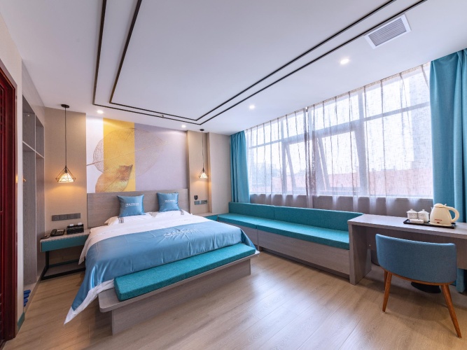 Deluxe Suite