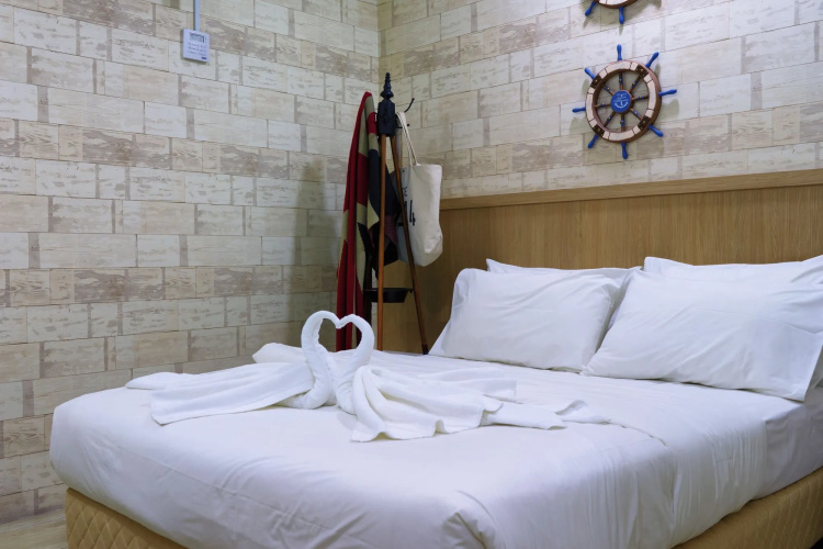 LightHouse Hotel & ShortStay