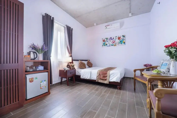 The Shine Hotel & Apartment