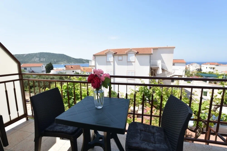 Apartment with balcony