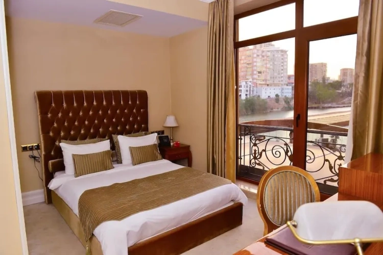Standard Double room with lake view
