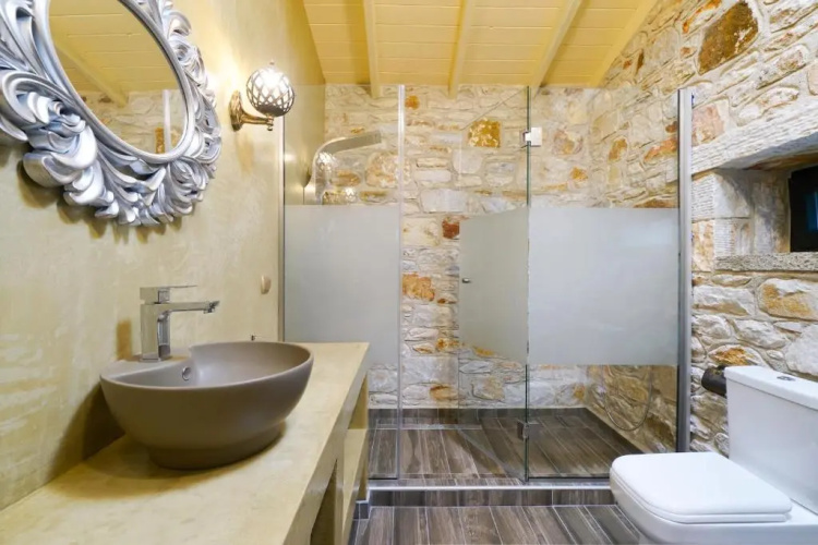 Kastro Stone House