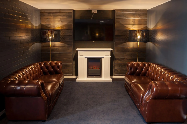 Golden Circle Suites