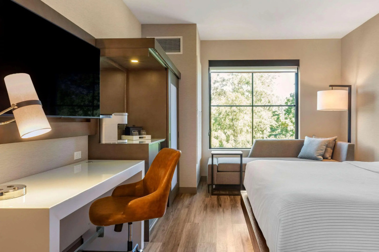Cambria Hotel New Haven University Area