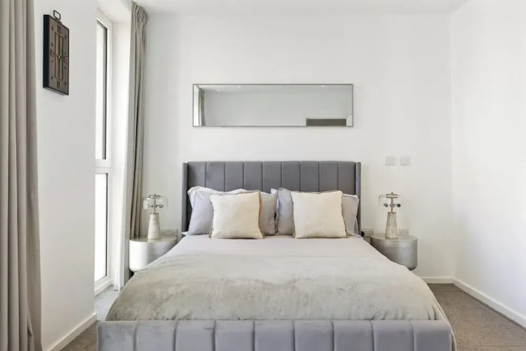 2 Bed-sleeps 4-balcony-family Friendly