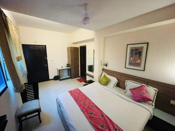 Hotel Crystal Retreat