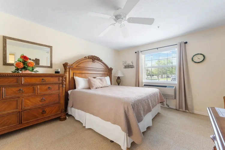 Take A Holiday 2 Bedroom Condo by RedAwning