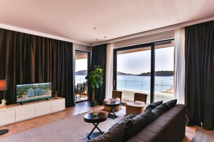 2 Bedrooms Suite