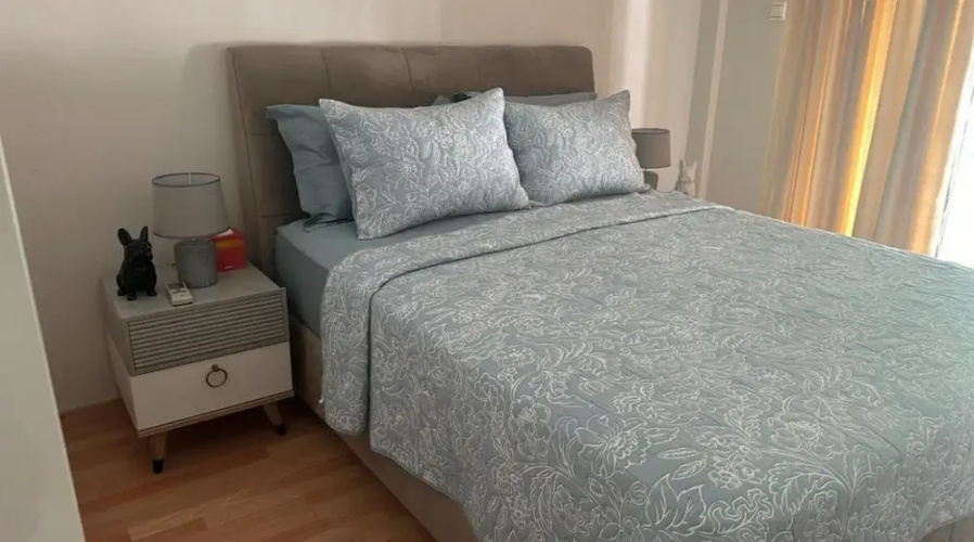 Apartment With Stunning Views - Sleeps 3 & Parking
