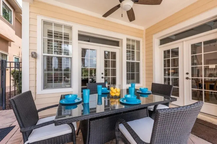 Fantastic 3 bed home with a pool