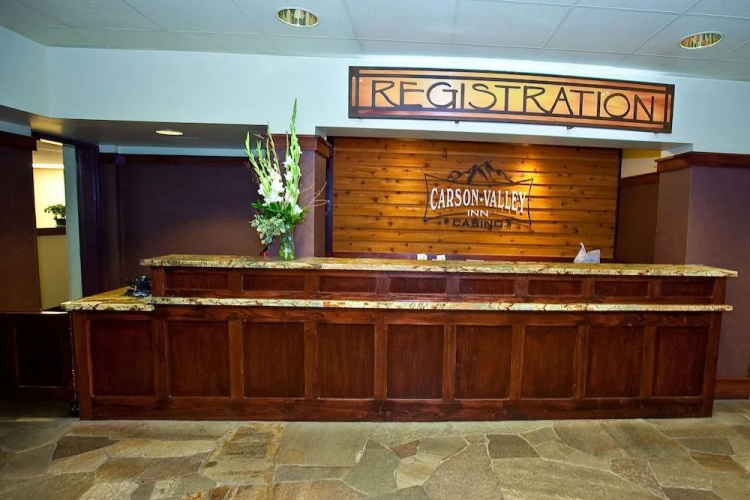 Carson Valley Motor Lodge & Suites