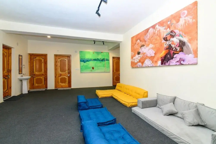 Raybo Hostel & Rooms