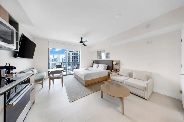 Modern Studio in Downtown Miami
