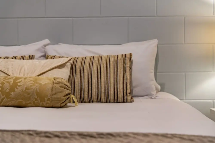 2 Bedrooms Classic Apartment