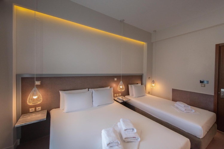 Standard Triple room