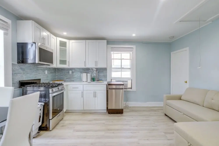 3 Bedrooms Apartment