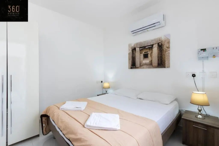 Comfy sofa, Super Penthouse with comfortable BED 360 Estates
