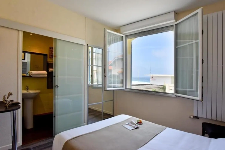 Standard Double room with ocean view